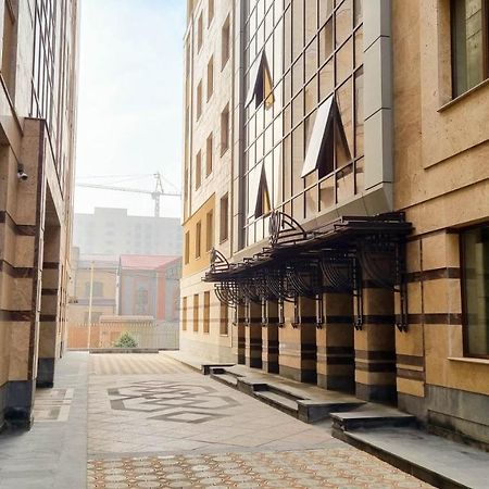 Olympavan Hotel Ереван Экстерьер фото