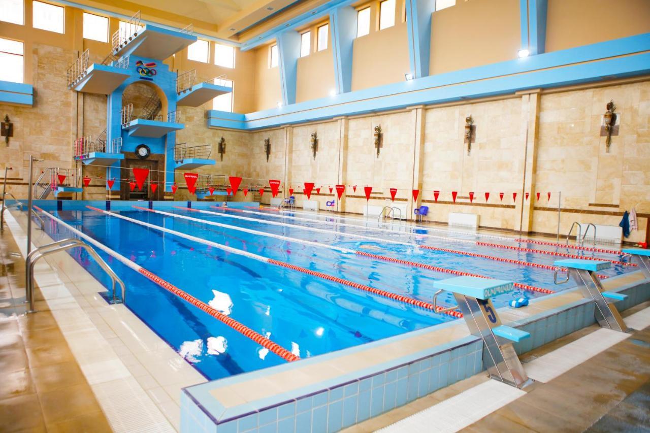 Olympavan Hotel Ереван Экстерьер фото