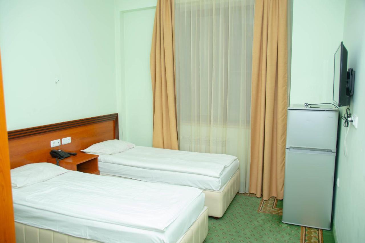 Olympavan Hotel Ереван Экстерьер фото