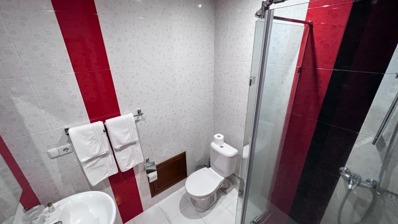 Olympavan Hotel Ереван Экстерьер фото