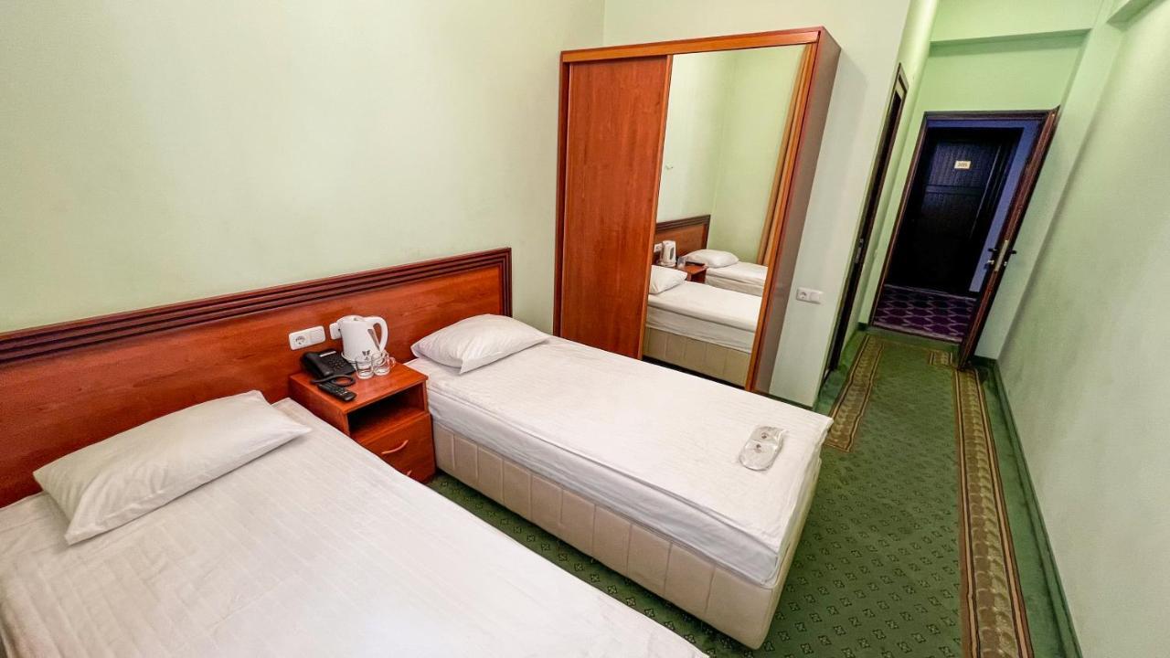 Olympavan Hotel Ереван Экстерьер фото