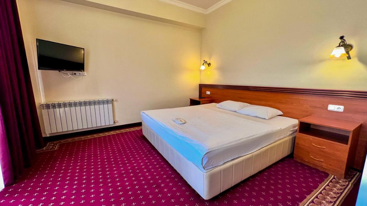 Olympavan Hotel Ереван Экстерьер фото